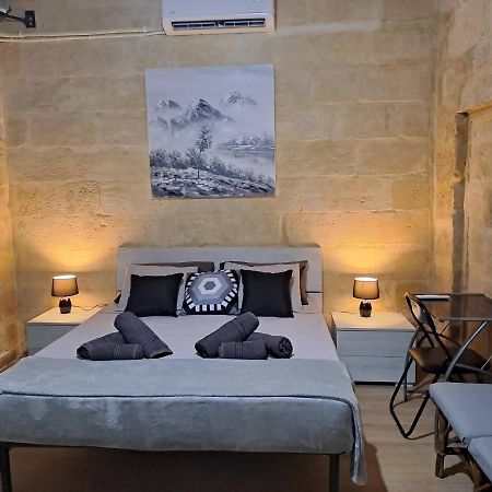 Lovely 1 Bedroom Apartment In The Heart Of Валета Екстериор снимка