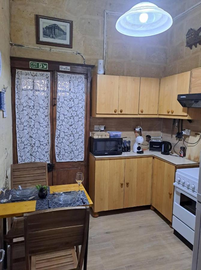 Lovely 1 Bedroom Apartment In The Heart Of Валета Екстериор снимка